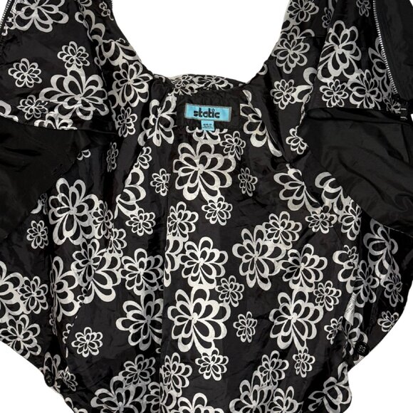 Girls hooded poncho/cape rain proof, black with floral lining, pockets SZ M10/12 - Picture 4 of 11